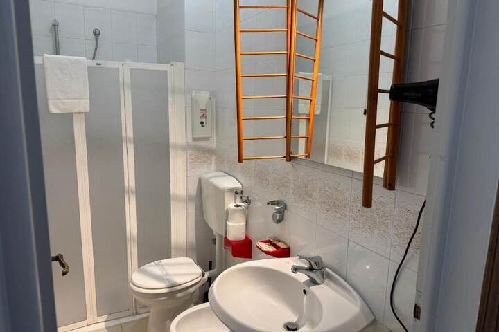 Room 34 of 45