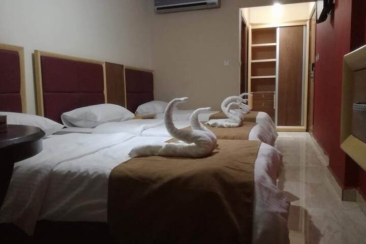 Room 9 of 46