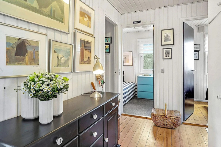 Room 2 of 19