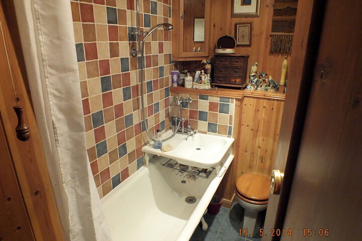 Room 11 of 20