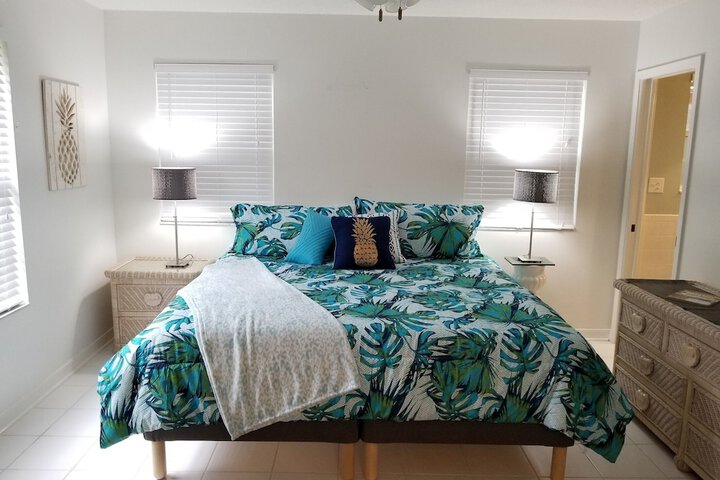 Room 4 of 27