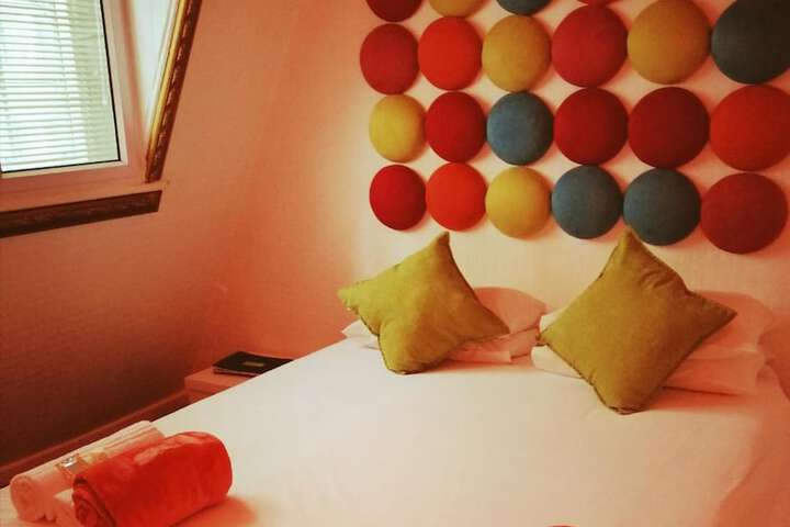 Room 21 of 48