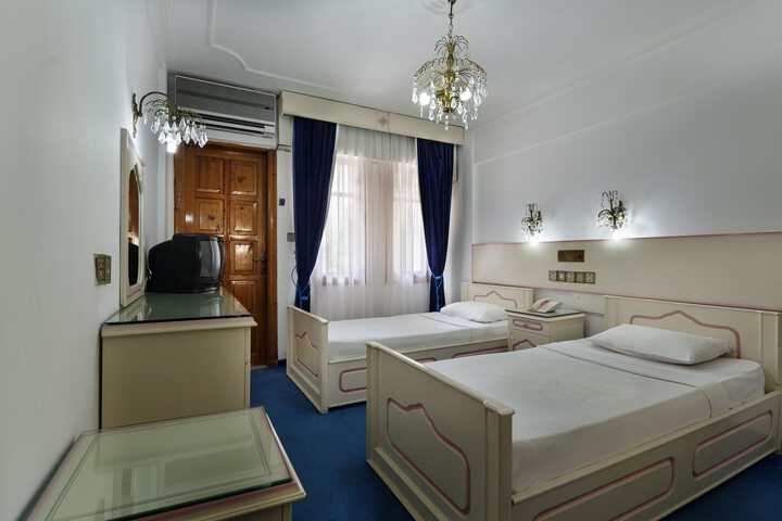 Room 25 of 60