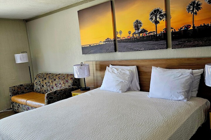 1 King Bed (23 of 31)