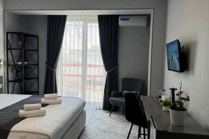 Room 35 of 62