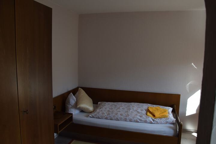 Room 10 of 13