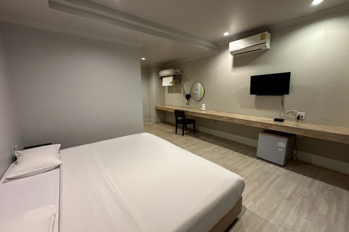Room 8 of 45