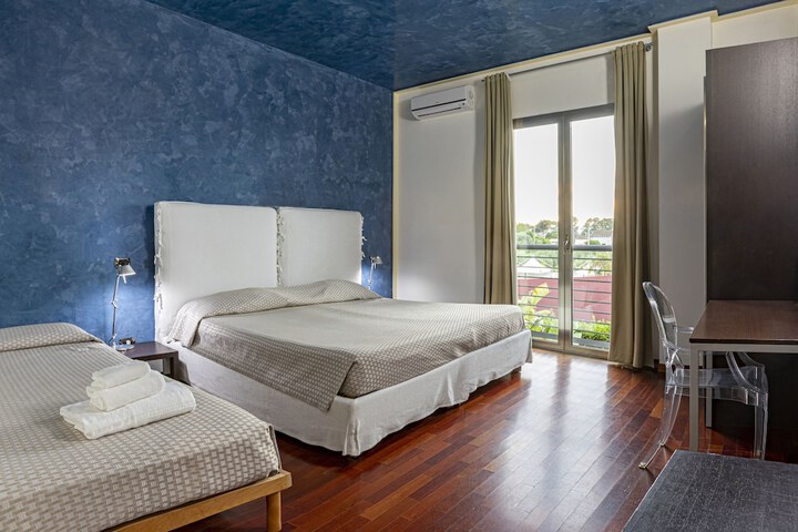 Room 15 of 36