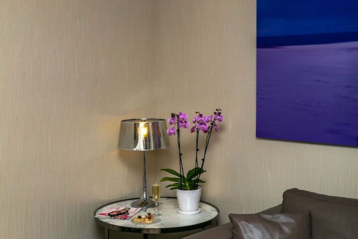 Room 23 of 62