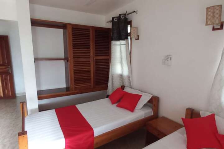Room 14 of 37