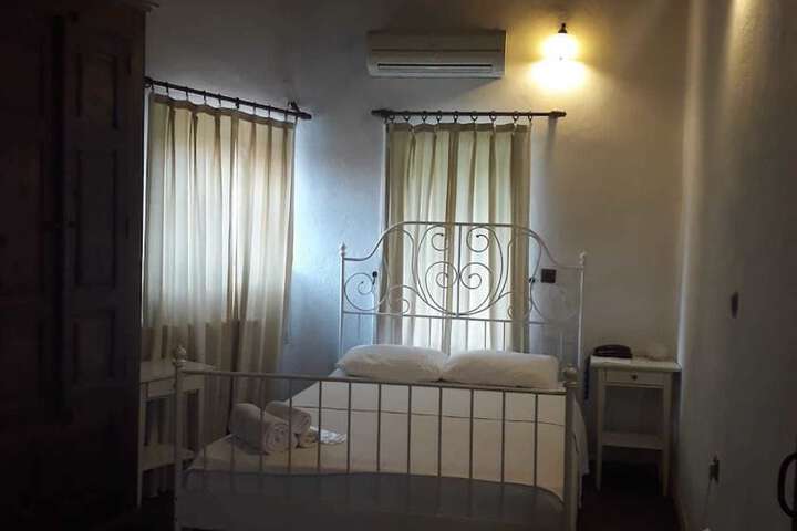 Room 8 of 14