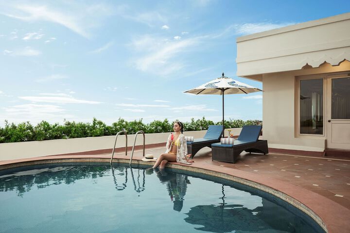 Pools & Facilities