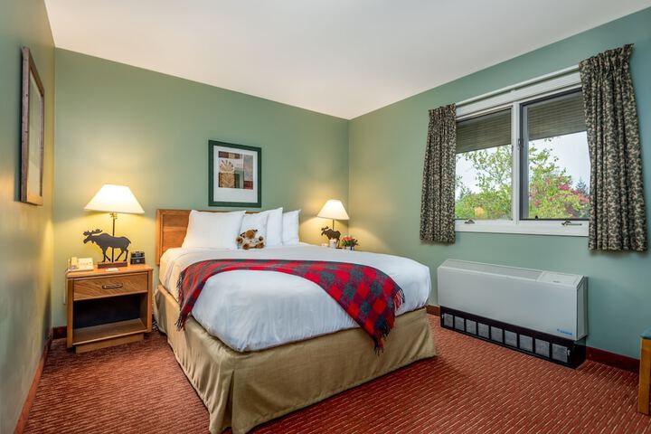Superior Queen Murphy Bed (13 of 16)