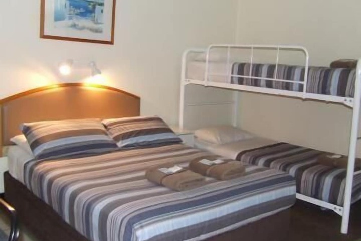 Room 7 of 13