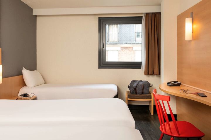 Room 3 of 50