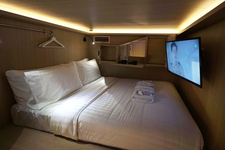 Room 9 of 29