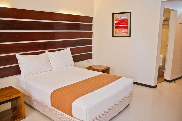 Room 12 of 80