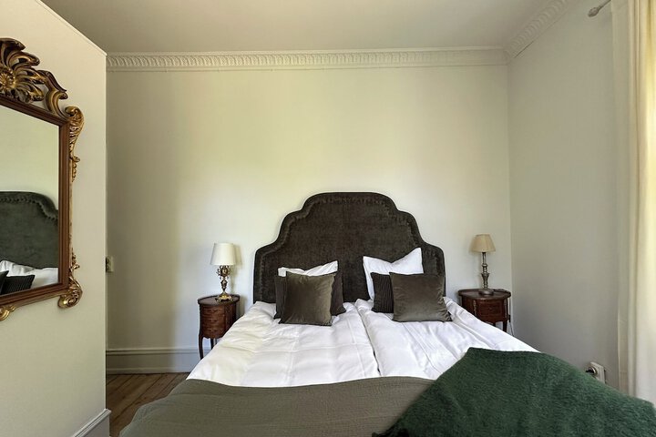 Room 35 of 77