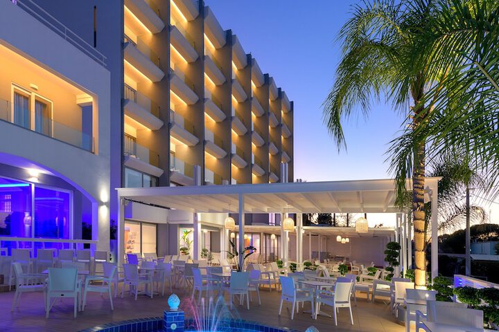 Hotel 58 of 63