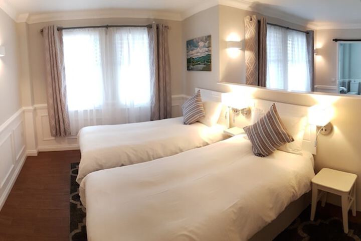 Room 2 of 32