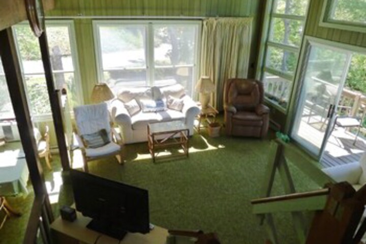 Room 10 of 28