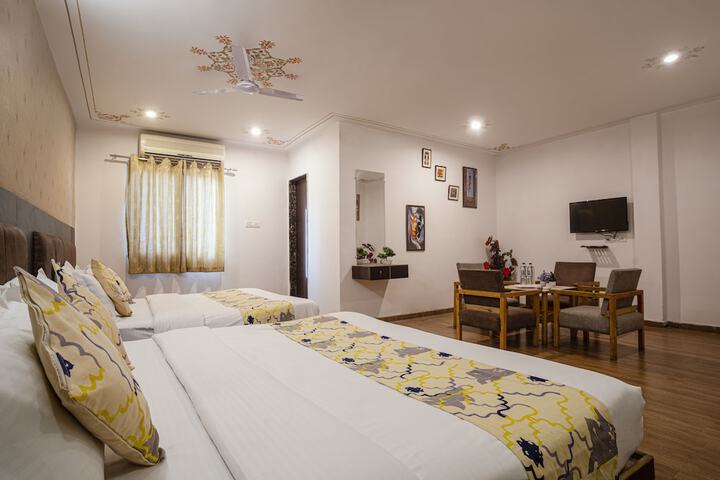 Room 18 of 33
