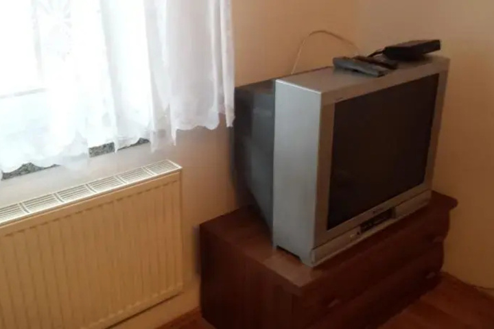 Room 2 of 9