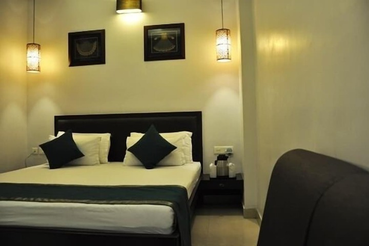 Room 8 of 21