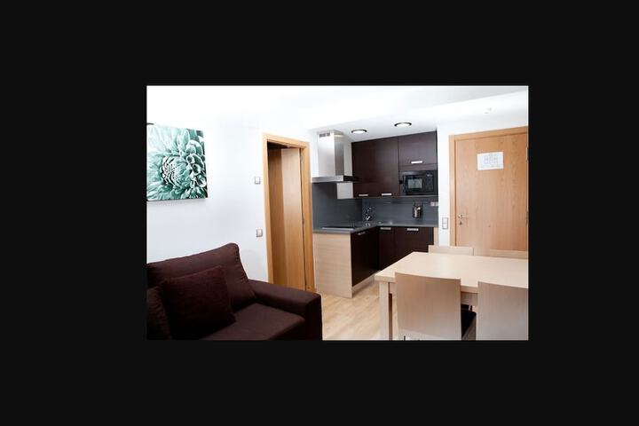 Room 6 of 13