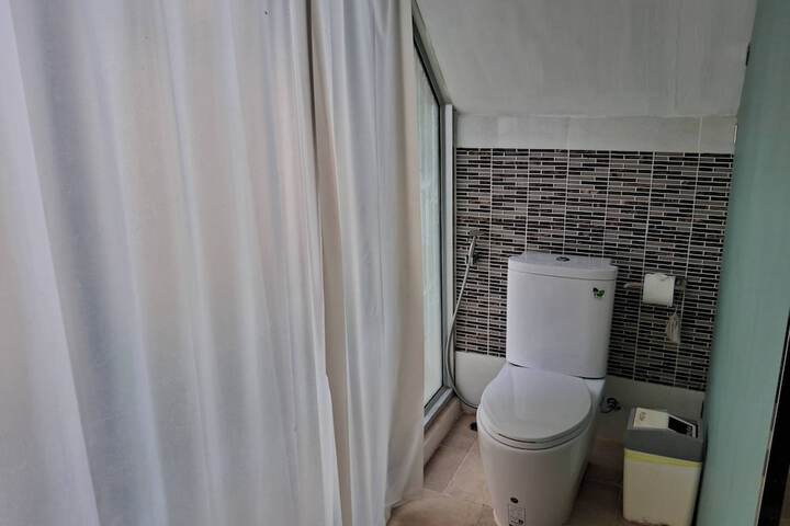 Room 30 of 81