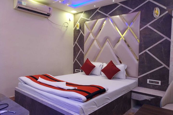 Room 5 of 43
