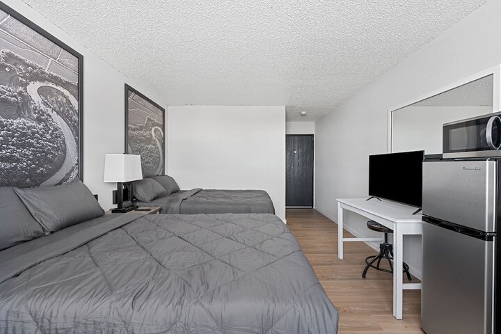 Room 4 of 17