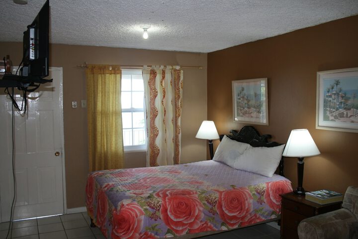 Room 3 of 43