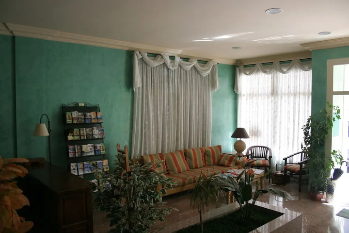 Room 3 of 30