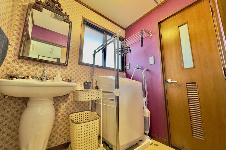 Room 170 of 193