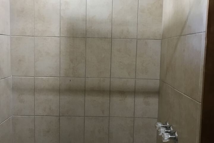 Room 9 of 31
