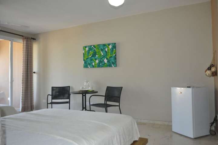 Room 10 of 48