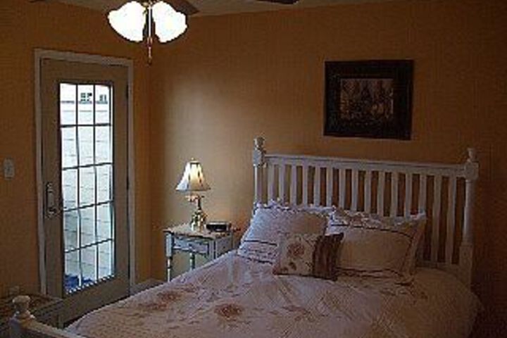 Room 34 of 83
