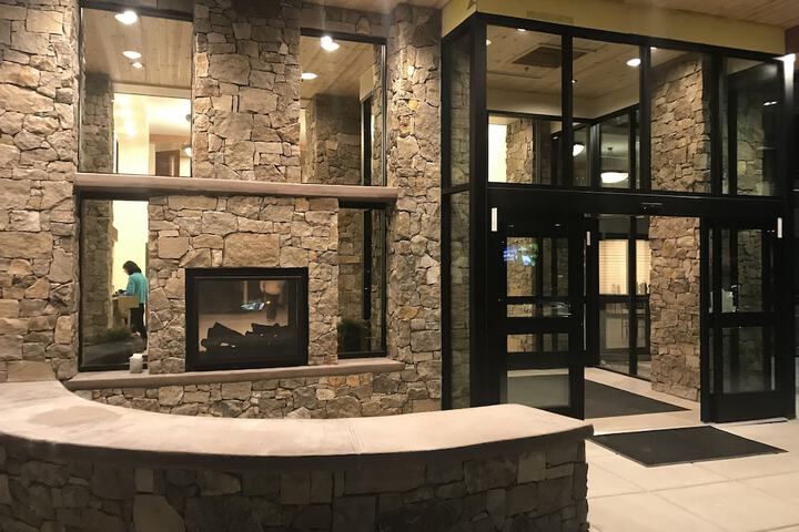 Red Feather Lodge in Grand Canyon, AZ