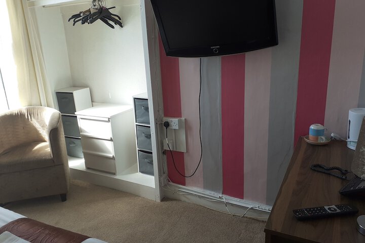 Room 16 of 42