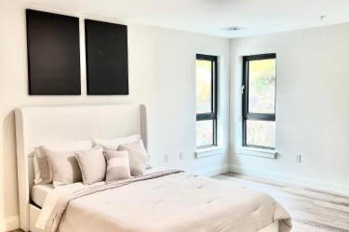Luxury Furnished Apartment in Heart of Quincy in Quincy, MA