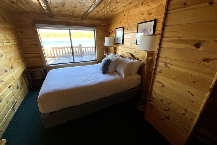 Room 15 of 111