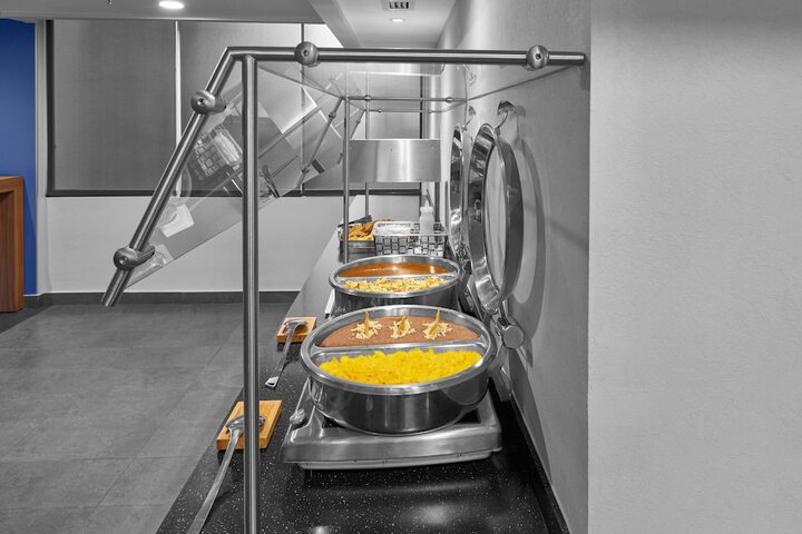Breakfast/Coffee Service 28 of 47
