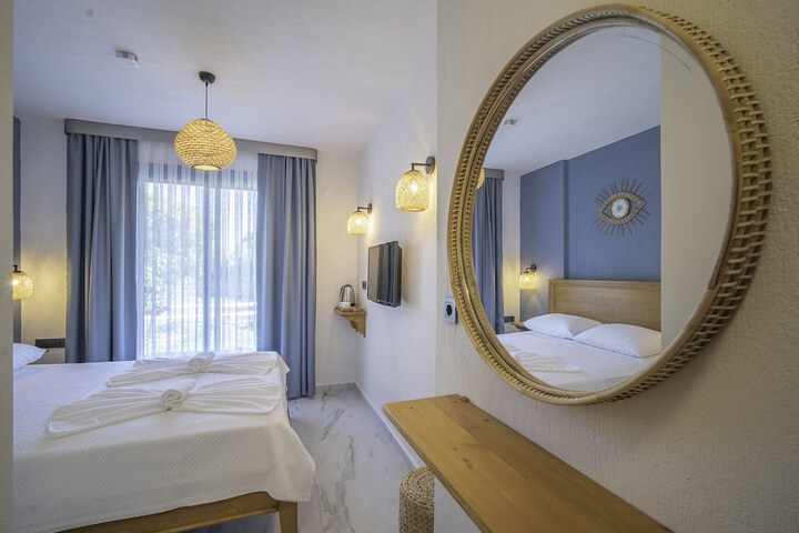 Room 7 of 28