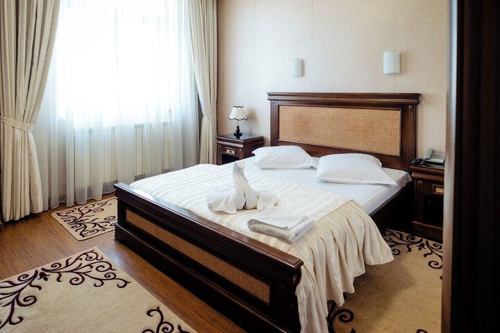 Room 32 of 169