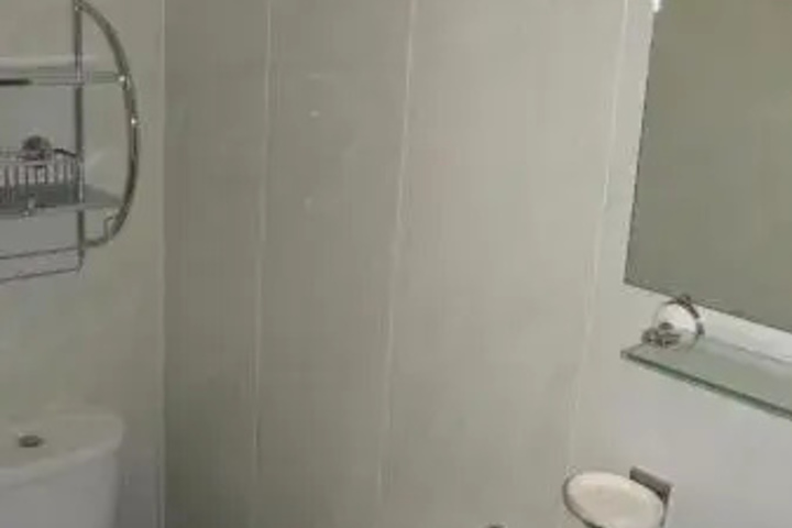 Room 9 of 15