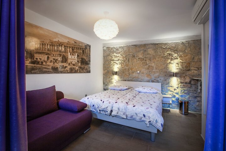 Room 14 of 67