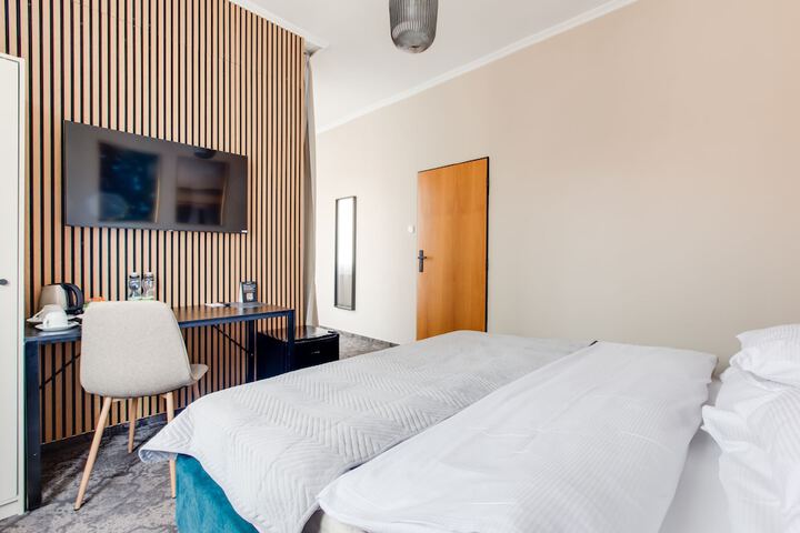 Room 42 of 115