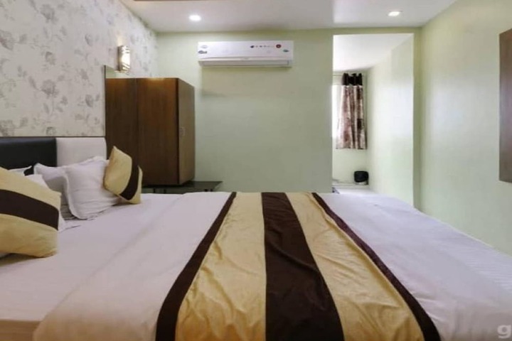 Room 12 of 20