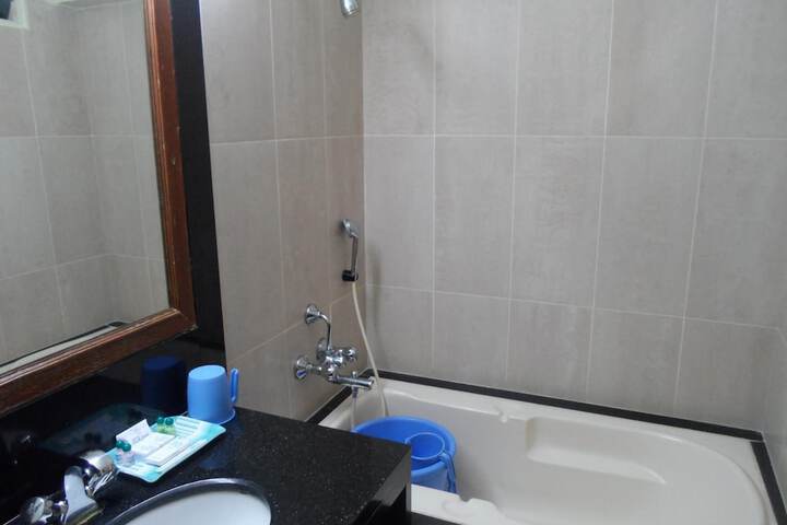 Room 53 of 66